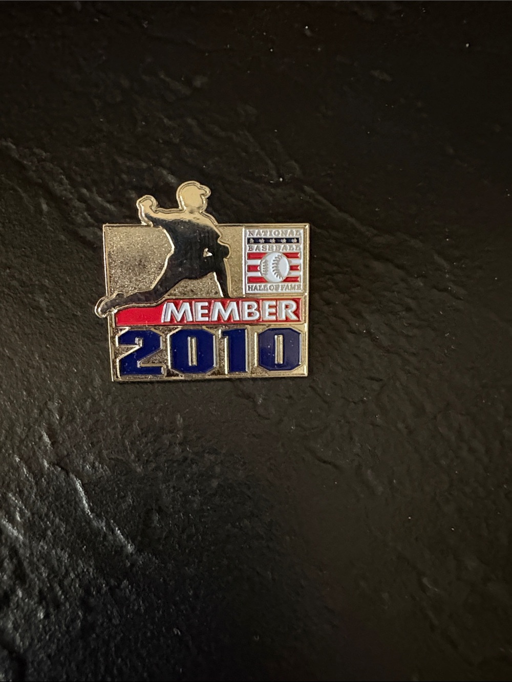 National Baseball Hall of Fame Member 2010 Enamel Pin - Blue/Red